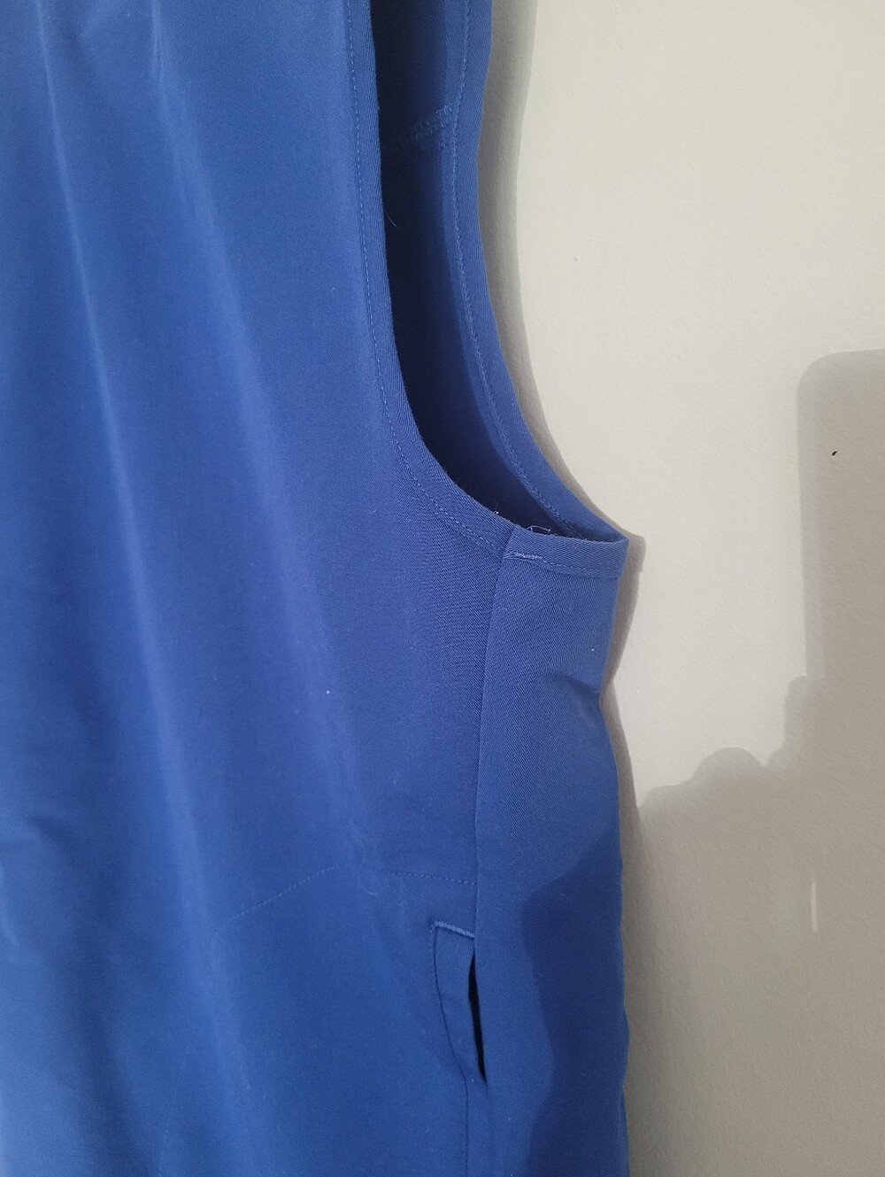 ✨ FIGS Rafaela Oversized Sleeveless Scrub Top - Royal Blue - Size Medium - Picture 5 of 7